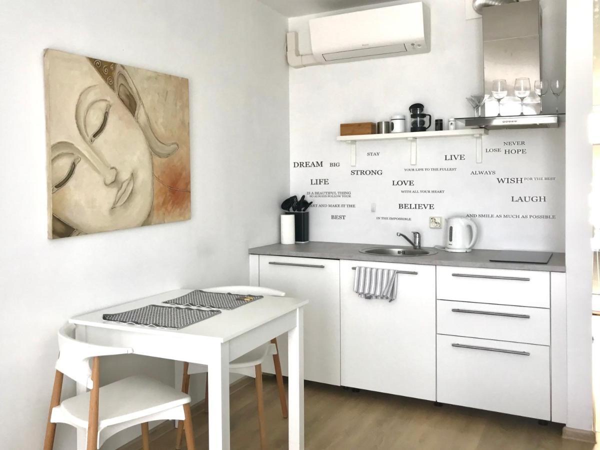City Centre Studio In Design Quarter Close To Old Town & Harbor Apartamento Talin Exterior foto